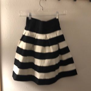 Black and white stripe elastic waist skirt